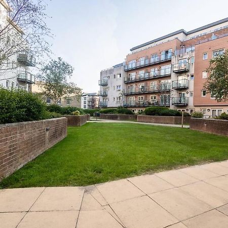 Ocean - 2 Bed Flat Sleeps 6 With Gym Access Leilighet Southampton Eksteriør bilde