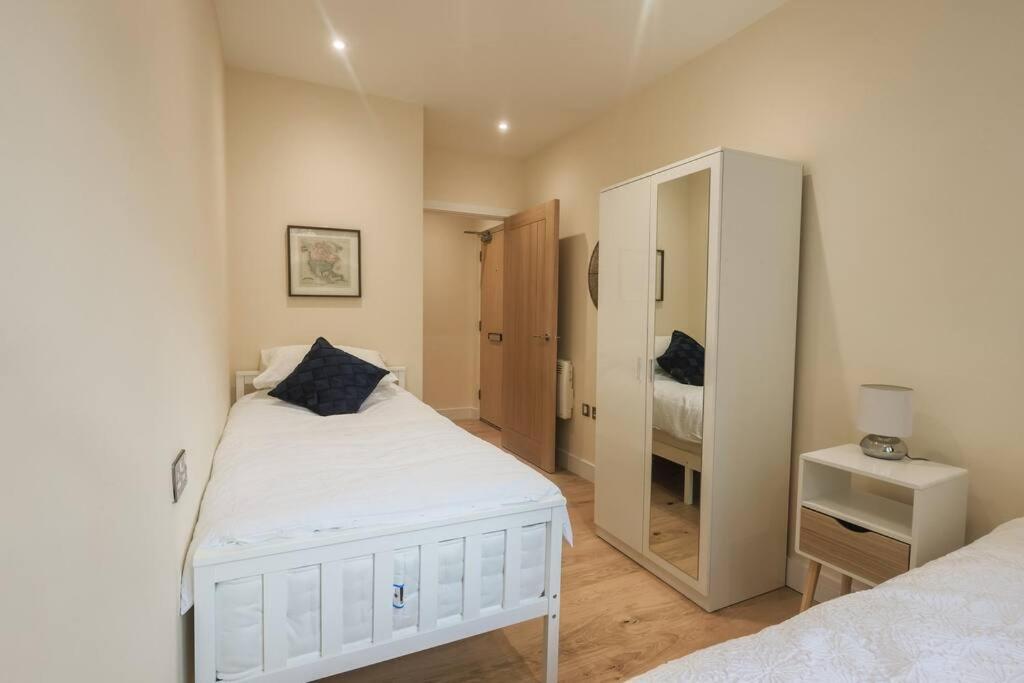 Ocean - 2 Bed Flat Sleeps 6 With Gym Access Leilighet Southampton Eksteriør bilde