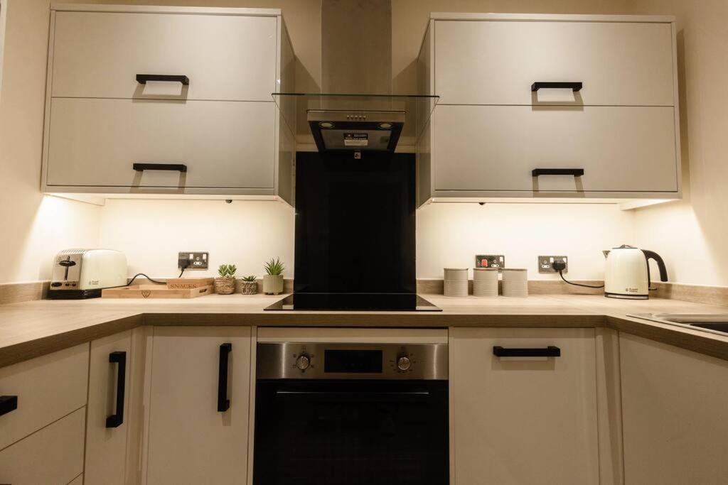 Ocean - 2 Bed Flat Sleeps 6 With Gym Access Leilighet Southampton Eksteriør bilde