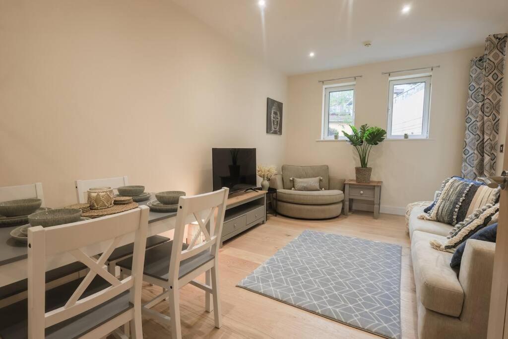 Ocean - 2 Bed Flat Sleeps 6 With Gym Access Leilighet Southampton Eksteriør bilde
