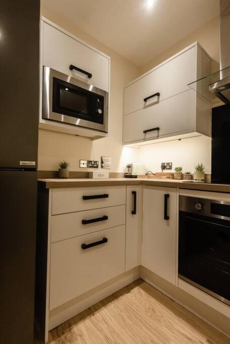 Ocean - 2 Bed Flat Sleeps 6 With Gym Access Leilighet Southampton Eksteriør bilde