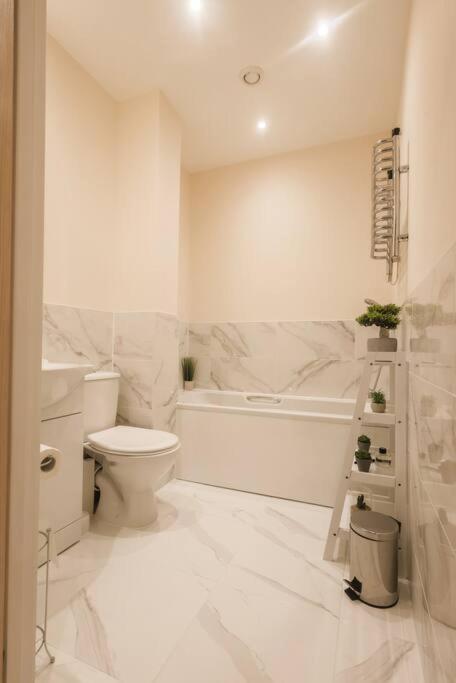 Ocean - 2 Bed Flat Sleeps 6 With Gym Access Leilighet Southampton Eksteriør bilde